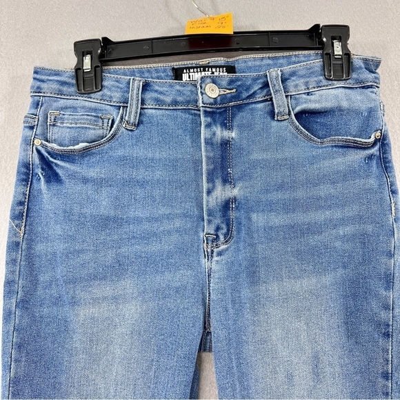 Almost Famous Ultimate Jean (Brand Size 2) Regular Size 8 Waist 30" Ankle Slim - Picture 2 of 7